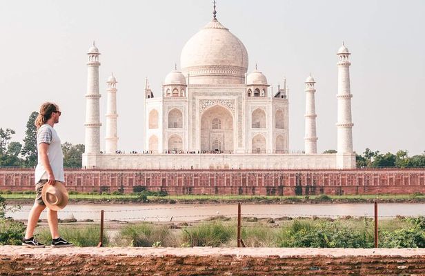 2-Days Private Taj Mahal Sunrise Tour from Mumbai by Round Trip Flights