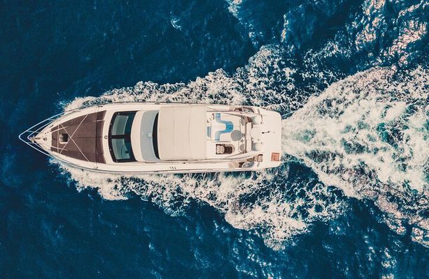 4 Hour 50' Azimut Yacht All-Inclusive in Tulum & Playa del Carmen