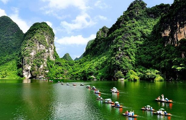 Discover Ninh Binh 1 Day (Bai Dinh - Trang An - Mua Cave)