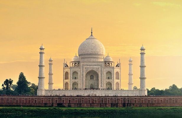 Your Date with Taj Mahal Full-Day Private Guided Tour with Pickup
