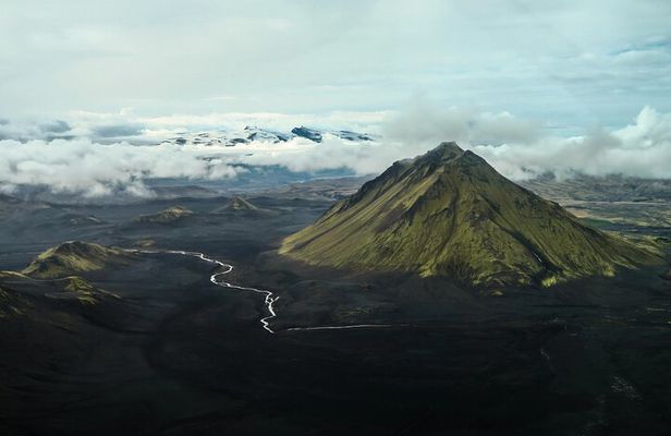 Landmarks from Above: Helicopter tour with 3 Landings