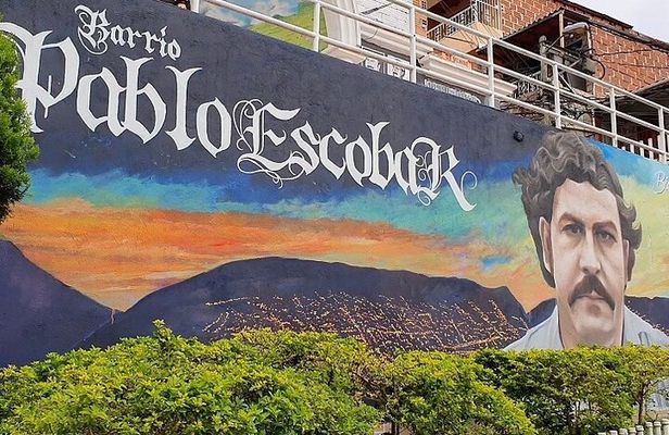 EL PATRON Pablo Escobar Life and History Private tour from Medellin
