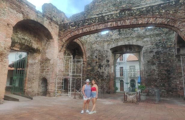 Half day city tour & Panamá Canal