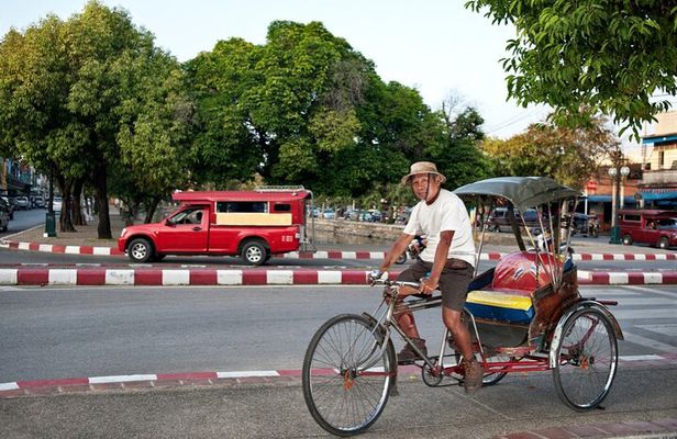 Half Day Private Chiang Mai Trishaw Ride and Mae Ping River Cruise