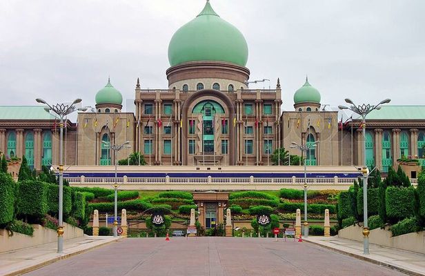 Putrajaya City Tour from Kuala Lumpur including Sightseeing Cruise