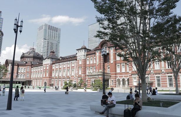 Tokyo's Imperial Palace & Nihonbashi Tour 