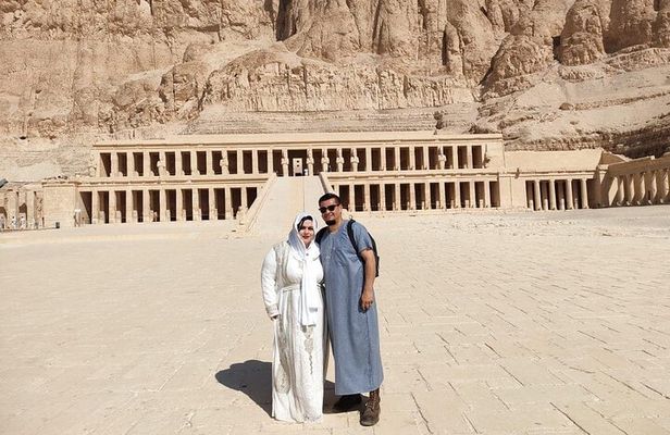 Luxor Layover Private Tour to Luxor East and West bank sightseeing with lunch