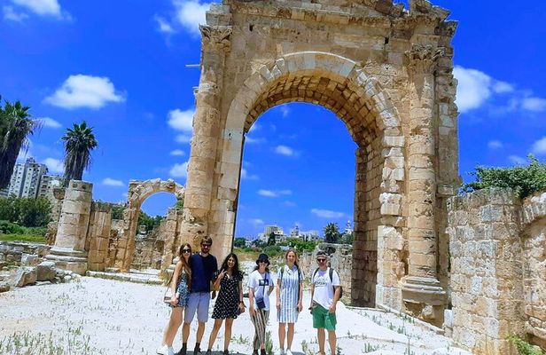 Guided Small-Group Tour to Sidon, Tyre & Maghdouche with Lunch