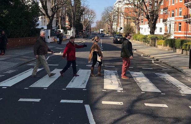 Private Beatles and London Rock Tour in Electric Taxi