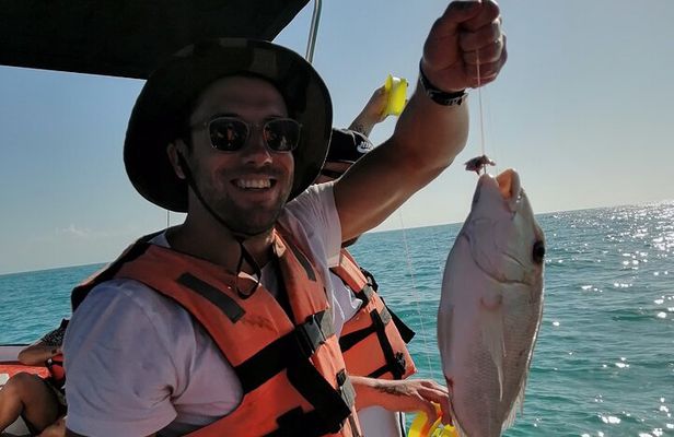 Full Day Tour with Fishing and Snorkeling from Holbox