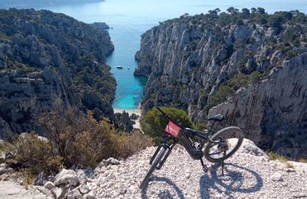 Cassis: Three Calanques Tour by Electric Mountain Bike