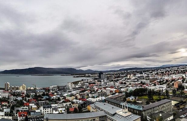 Helicopter Tour: Reykjavik City with landing at Mount Esja