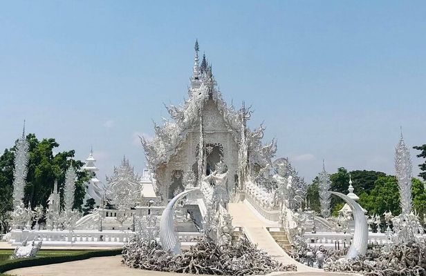 Chiang Rai and White Temple Private All-Inclusive Day-Tour