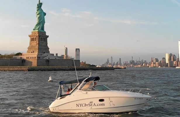 2-hour Private Luxury New York City Sunset Boat Tour