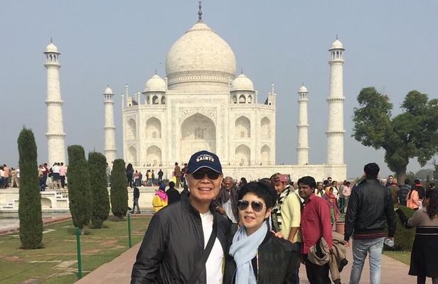 From Delhi: Taj Mahal Sunrise, Agra Fort and Fatehpur Sikri Tour