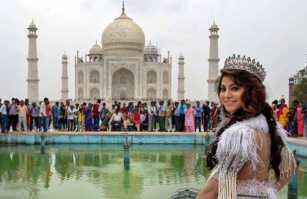 Private Taj Mahal Tour from Delhi by Super-Fast Train