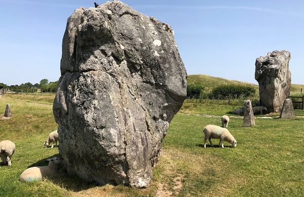 Private Day Tour from Bath to Avebury and Stonehenge with Pickup