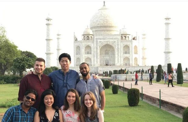 All Inclusive Day Trip to Taj Mahal, Agra Fort from Delhi by Car