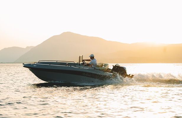 Santorini Rent a Boat - License free