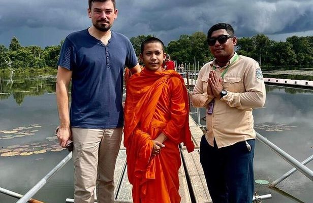 One Full Day Private tour of Angkor Wat, Ta Prohm, Angkor Thom & Banteay Srie