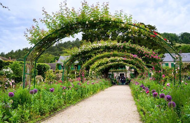 Monet's House and Garden & Giverny Village