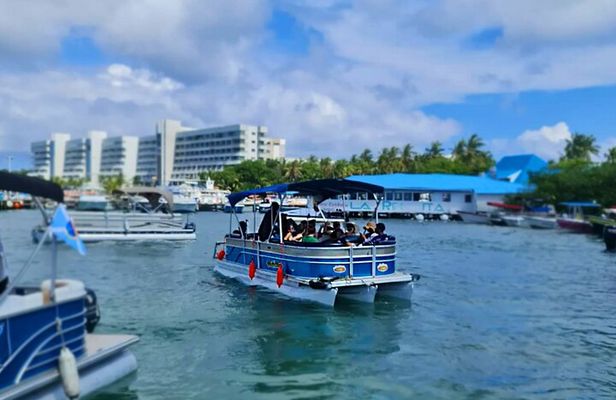 Full Day Private Pontoon Tour Around San Andrés Island