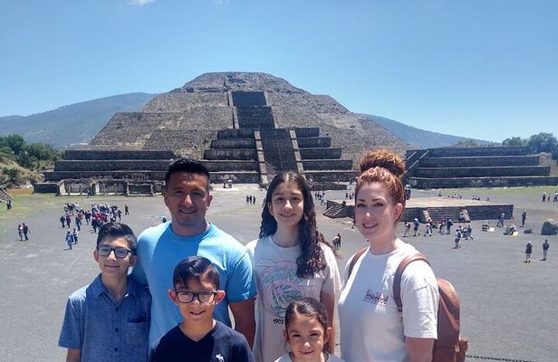 El mejor Tour Privado, Piramides de Teotihuacán y Basílica. !