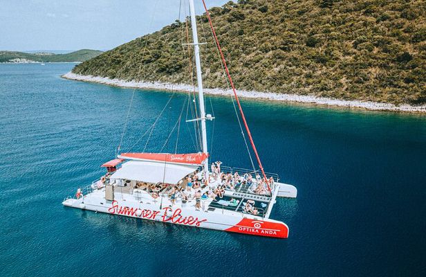 Full-Day Catamaran Cruise to Hvar & Pakleni Islands with Food and free Drinks