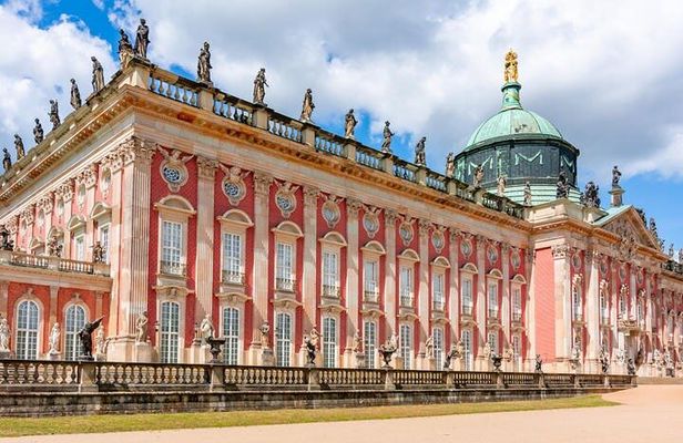Berlin: Sachsenhausen Concentration Camp and Potsdam day tour