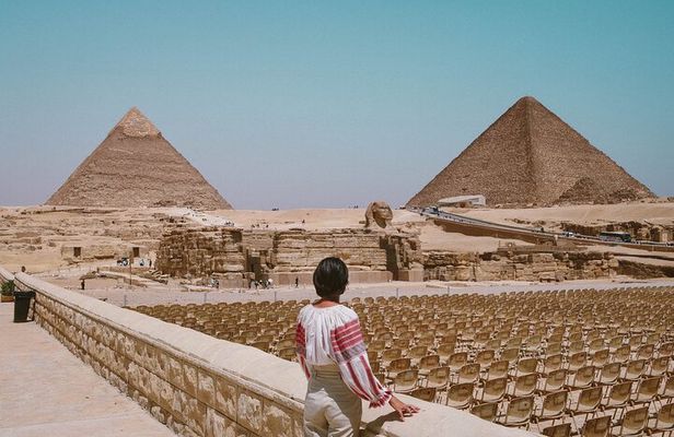 Full-Day Private Guided Tour from Cairo to Giza Pyramids and Egyptian Museum 