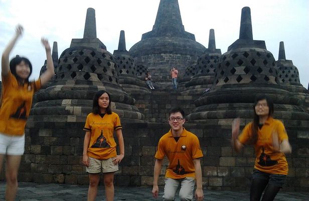 Borobudur Sunrise via VIP gate Manohara Borobudur