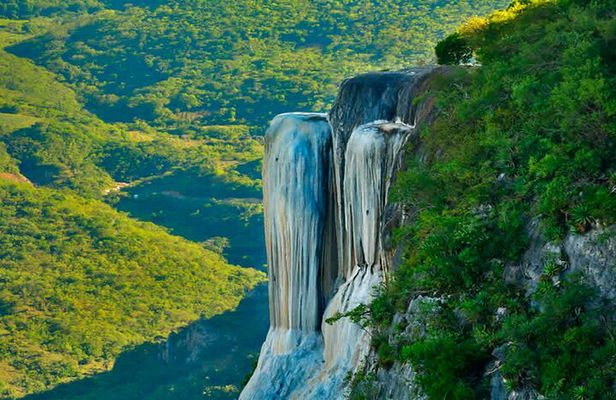 Hierve el Agua Guided Full Day Tour in Oaxaca