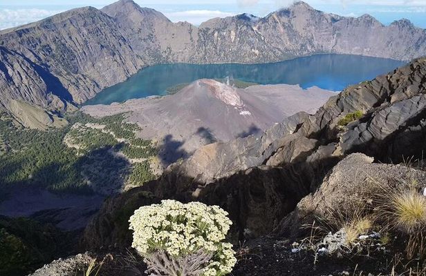 Rinjani Trekking Three Days Two Night Summit Lake