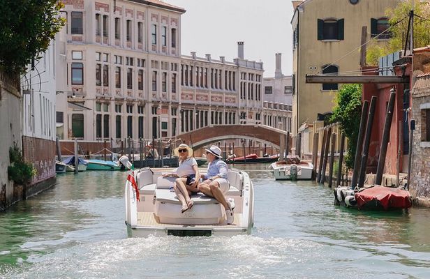 Venice: Explore Venice on Electric Boat