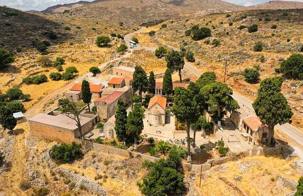 Full-Day Guided Private Tour in a Breathtaking Crete Island