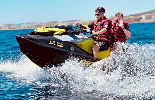 Jet ski tour Cala Millor Bay