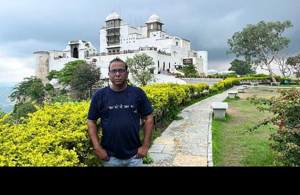 Private Full-Day Tour Udaipur City Sightseeing By Car