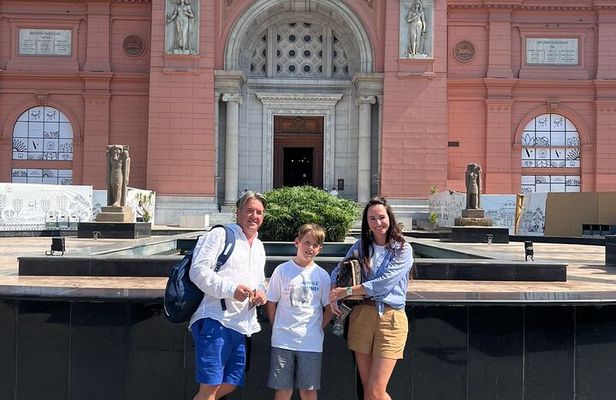 Private Day Tour to The Egyptian Museum and Khan El Khalili Market.