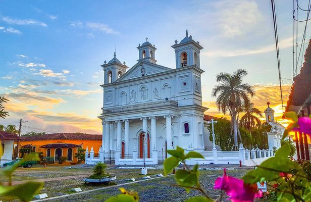 Combo Tour: Archeology in Cihuatan + Suchitoto Best Preserved Colonial Town.