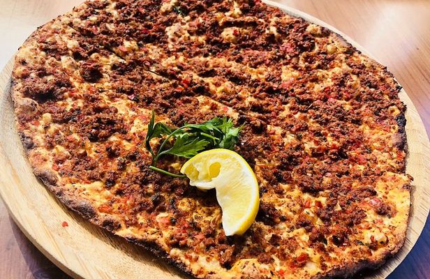 Istanbul Kadikoy Food Tour with 12+ Local Delicacies Tastings