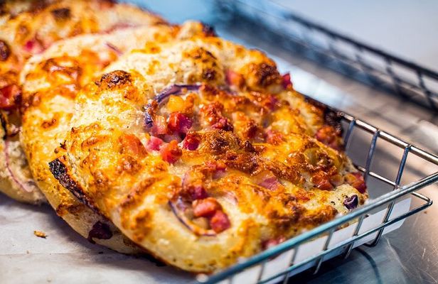 Montreal Private Food Tour: Taste 7 Dishes in Trendy Mile End