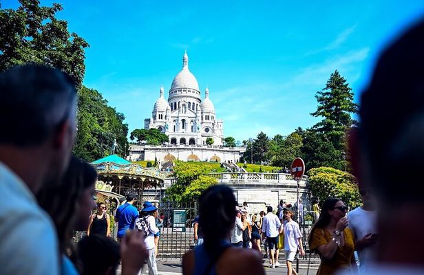 Paris Food Tour: Eat Like a Local with Cheeses, Wines & Secrets