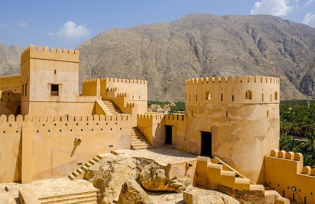 Nakhal Fort (Half Day Tour)