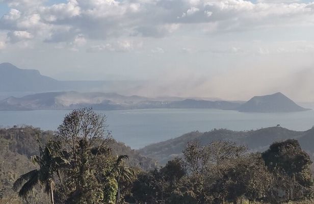 Amazing Taal Volcano Tour (Boat Included)