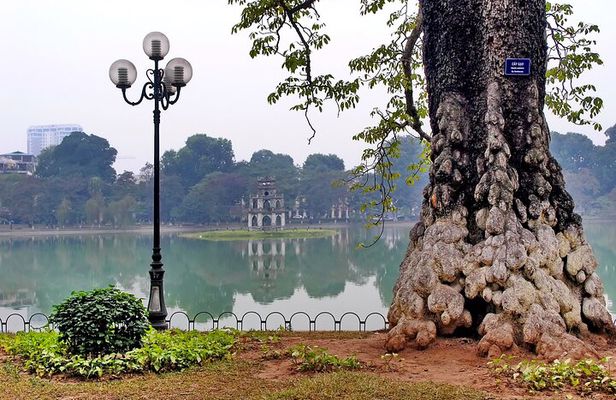 Private Hanoi Half-Day Tour: Train Street and Must Visit Places