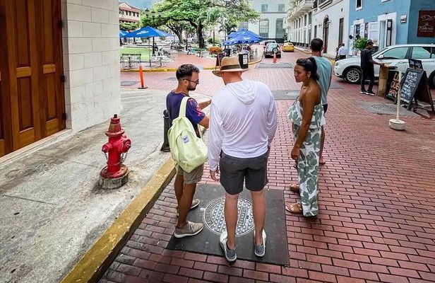 Panama Foodie Walk & Mojito Class