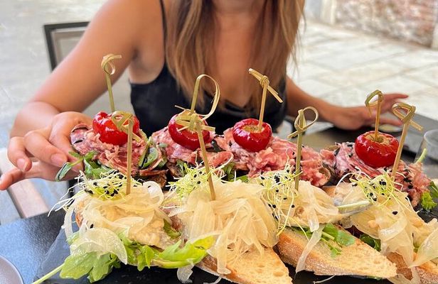 Venice Food Tour: 6+ Tastings of Cicchetti & Local Classics