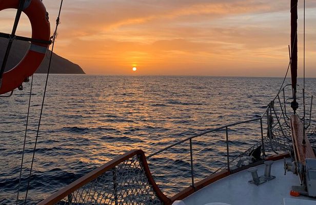 Sunset Cruise in Rhodes with unlimited drinks & snacks