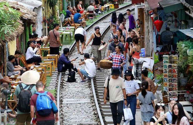 Hanoi City Half Day Private Tour: Hidden Corners & Train Street