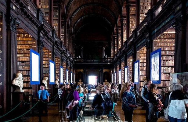 Dublin in a Day Private Tour: Book of Kells & Guinness Storehouse